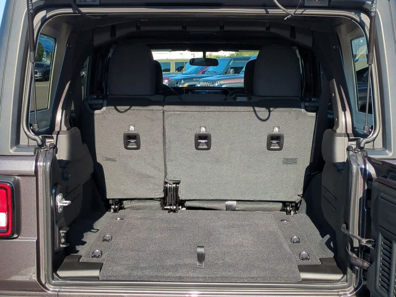 Thumbnail: 2026 Jeep Wrangler - 34