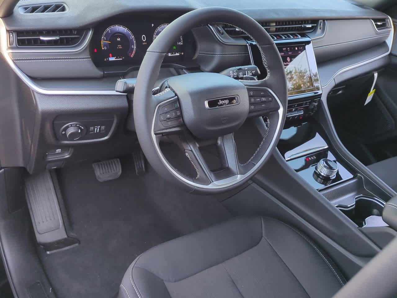 Thumbnail: 2025 Jeep Grand Cherokee - 10