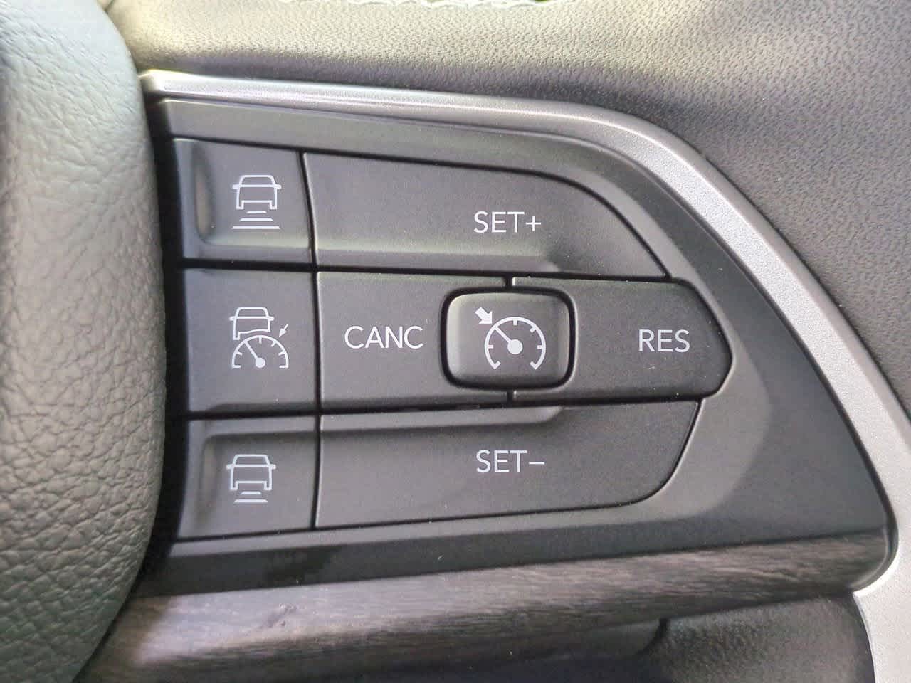 Thumbnail: 2025 Jeep Grand Cherokee L - 25