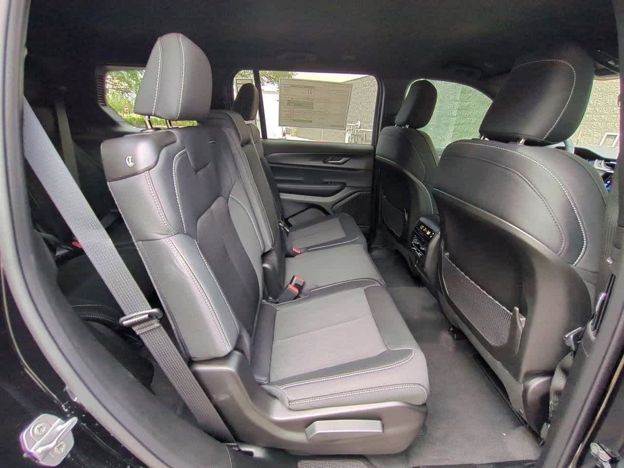 Thumbnail: 2025 Jeep Grand Cherokee L - 21