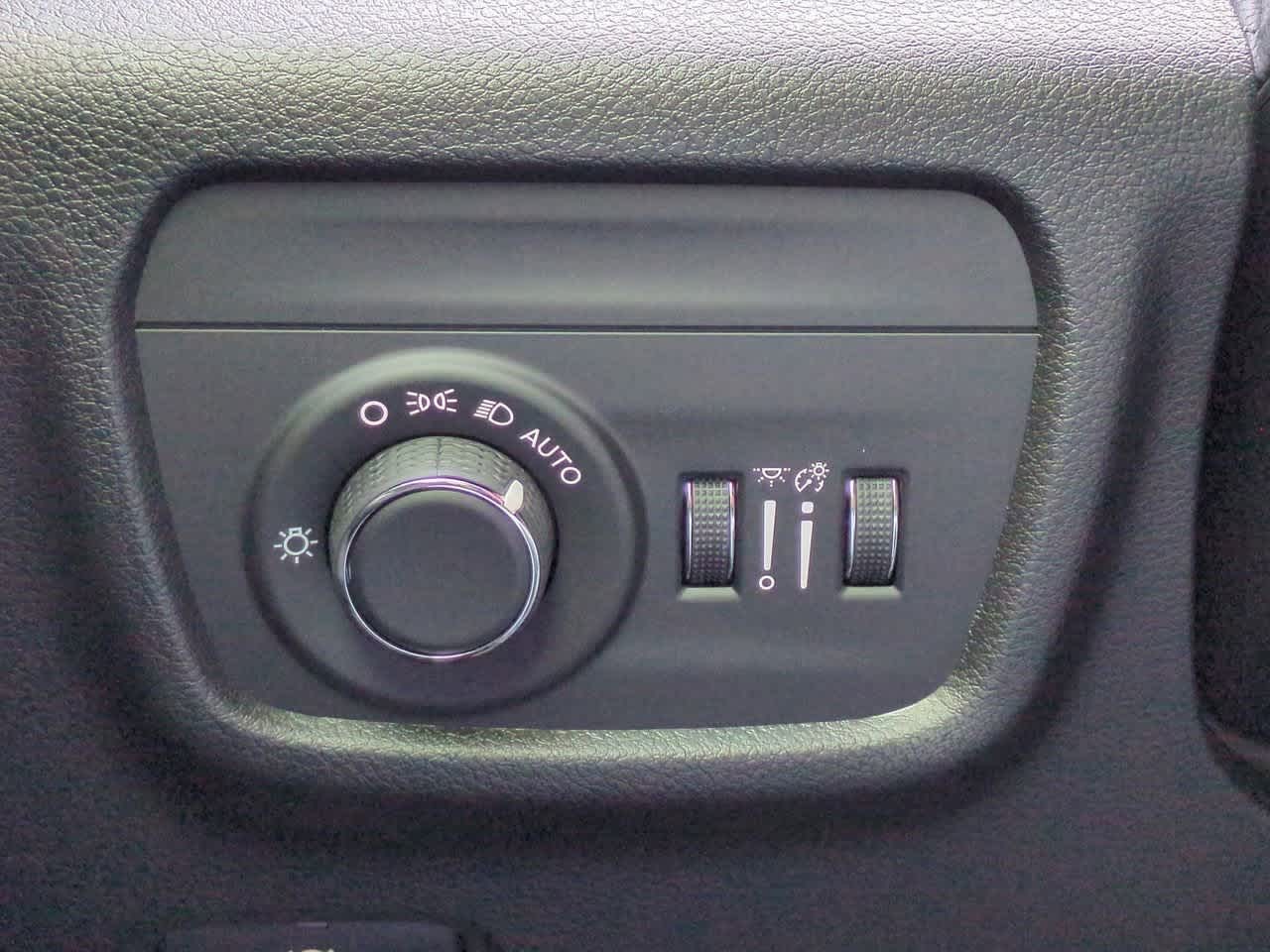 Thumbnail: 2025 Jeep Grand Cherokee - 18