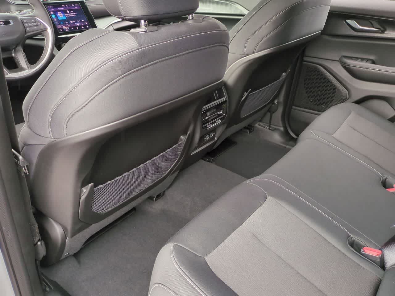 Thumbnail: 2025 Jeep Grand Cherokee - 19