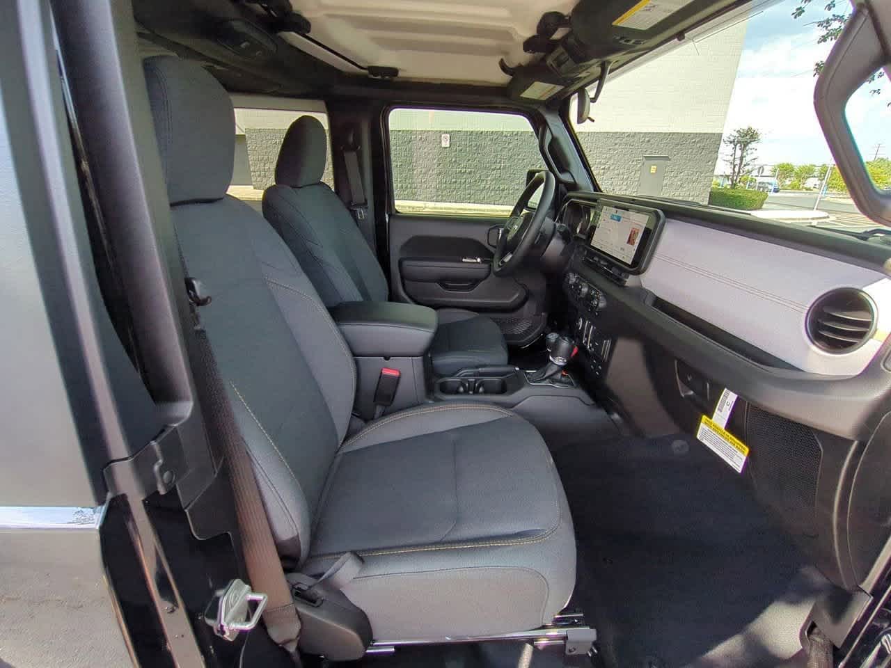 Thumbnail: 2025 Jeep Wrangler - 19