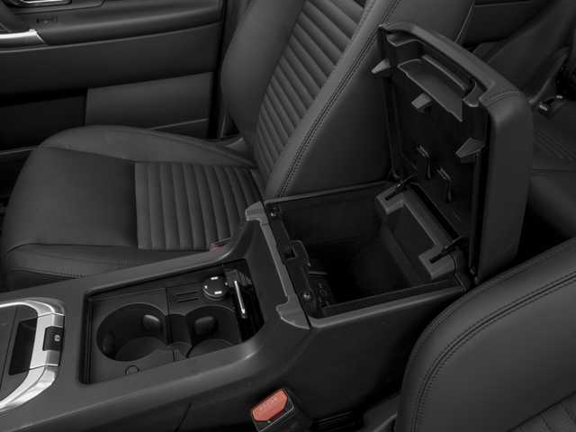 Thumbnail: 2017 Land Rover Discovery Sport - 14