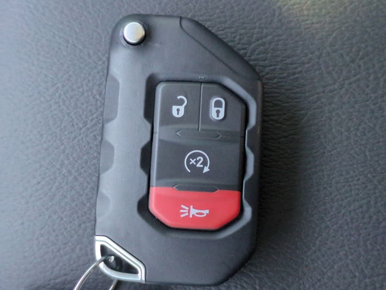 Thumbnail: 2025 Jeep Gladiator - 36