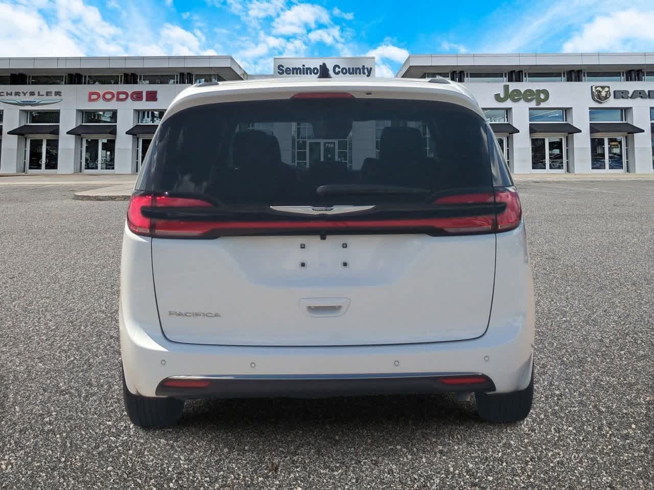 Thumbnail: 2026 Chrysler Pacifica - 7