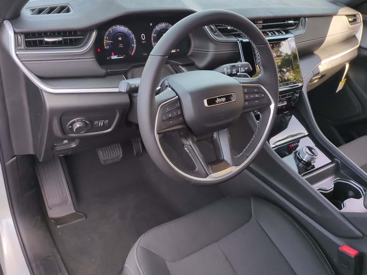 Thumbnail: 2025 Jeep Grand Cherokee L - 10