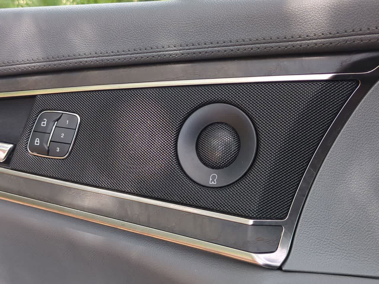 Thumbnail: 2020 Lincoln Nautilus - 32