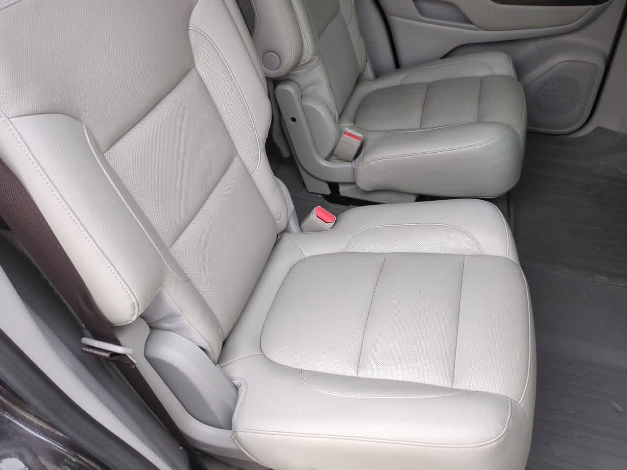 Thumbnail: 2017 GMC Acadia - 21