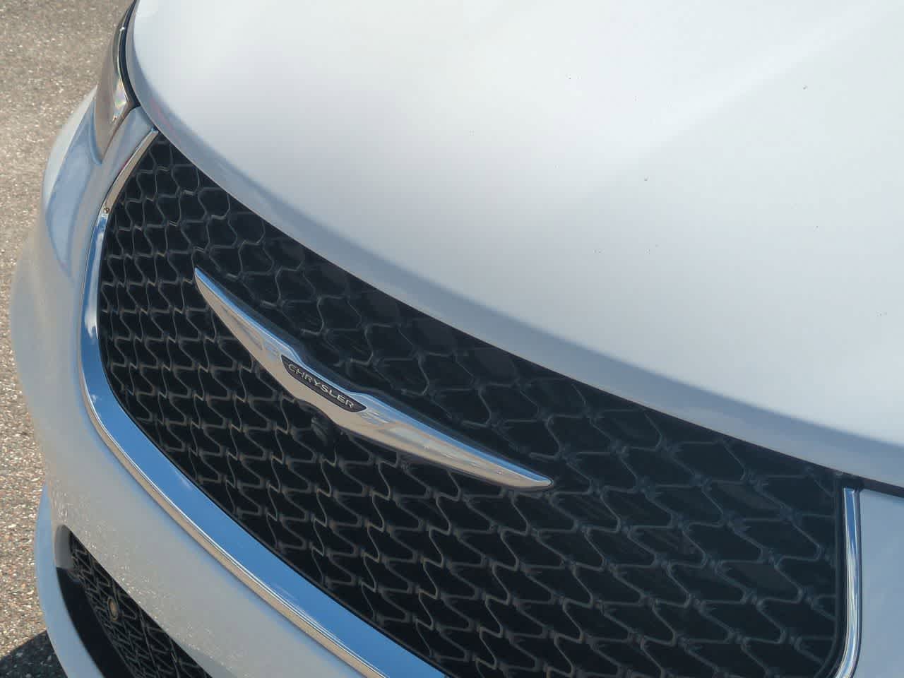 Thumbnail: 2026 Chrysler Pacifica - 12