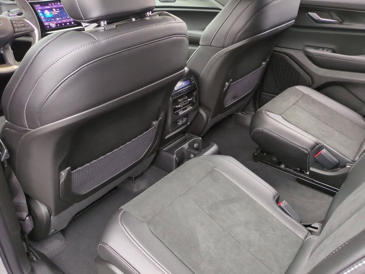 Thumbnail: 2025 Jeep Grand Cherokee L - 19