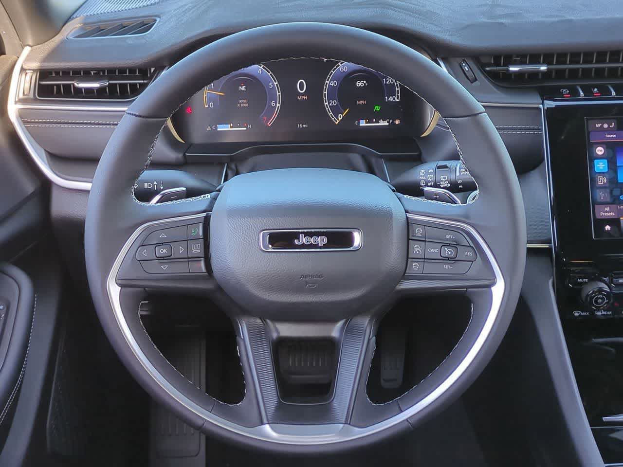 Thumbnail: 2025 Jeep Grand Cherokee L - 24