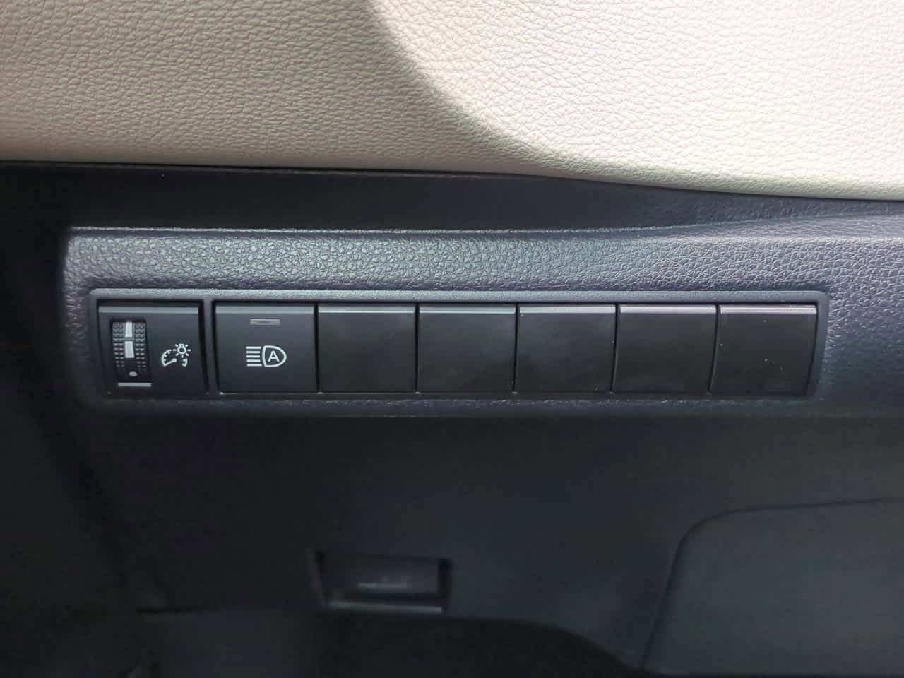 Thumbnail: 2025 Toyota Corolla - 18