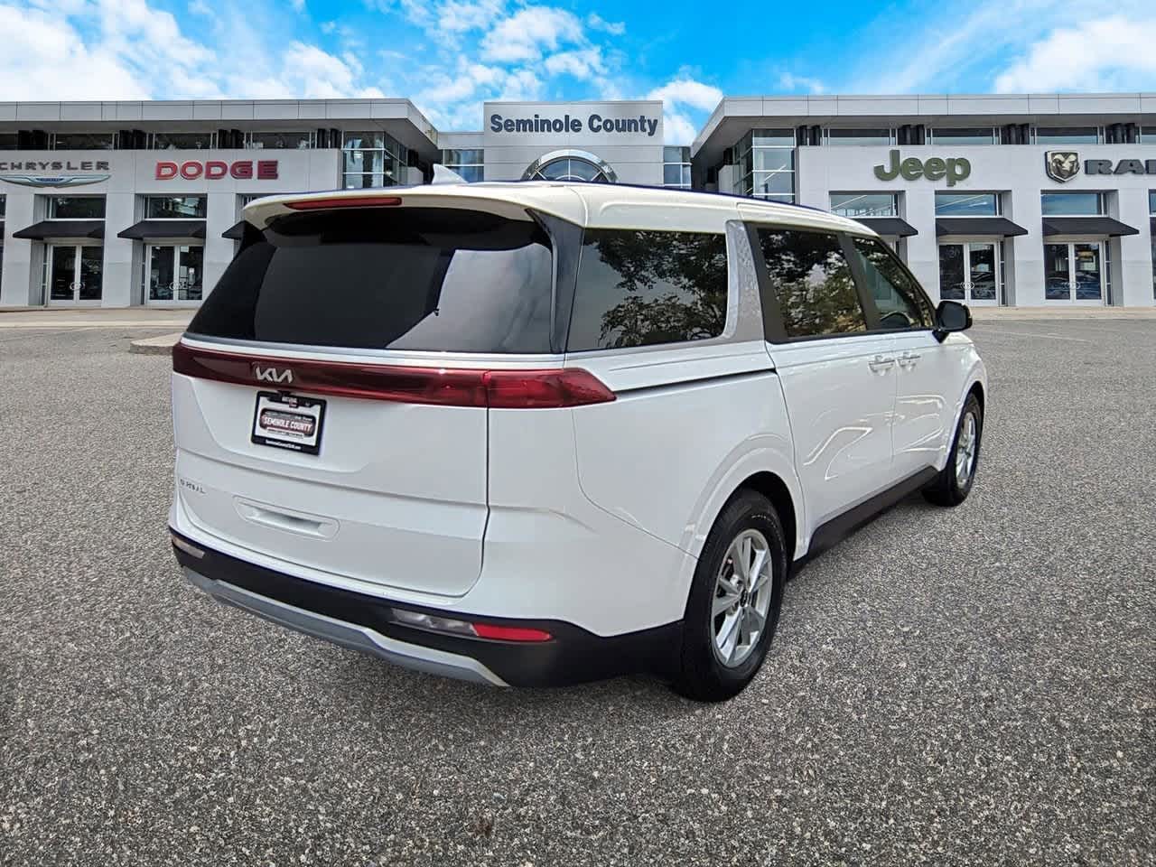 2024 Kia Carnival LX 8