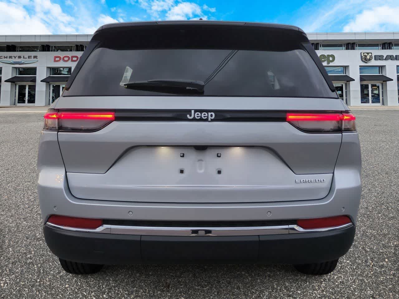 Thumbnail: 2025 Jeep Grand Cherokee - 7