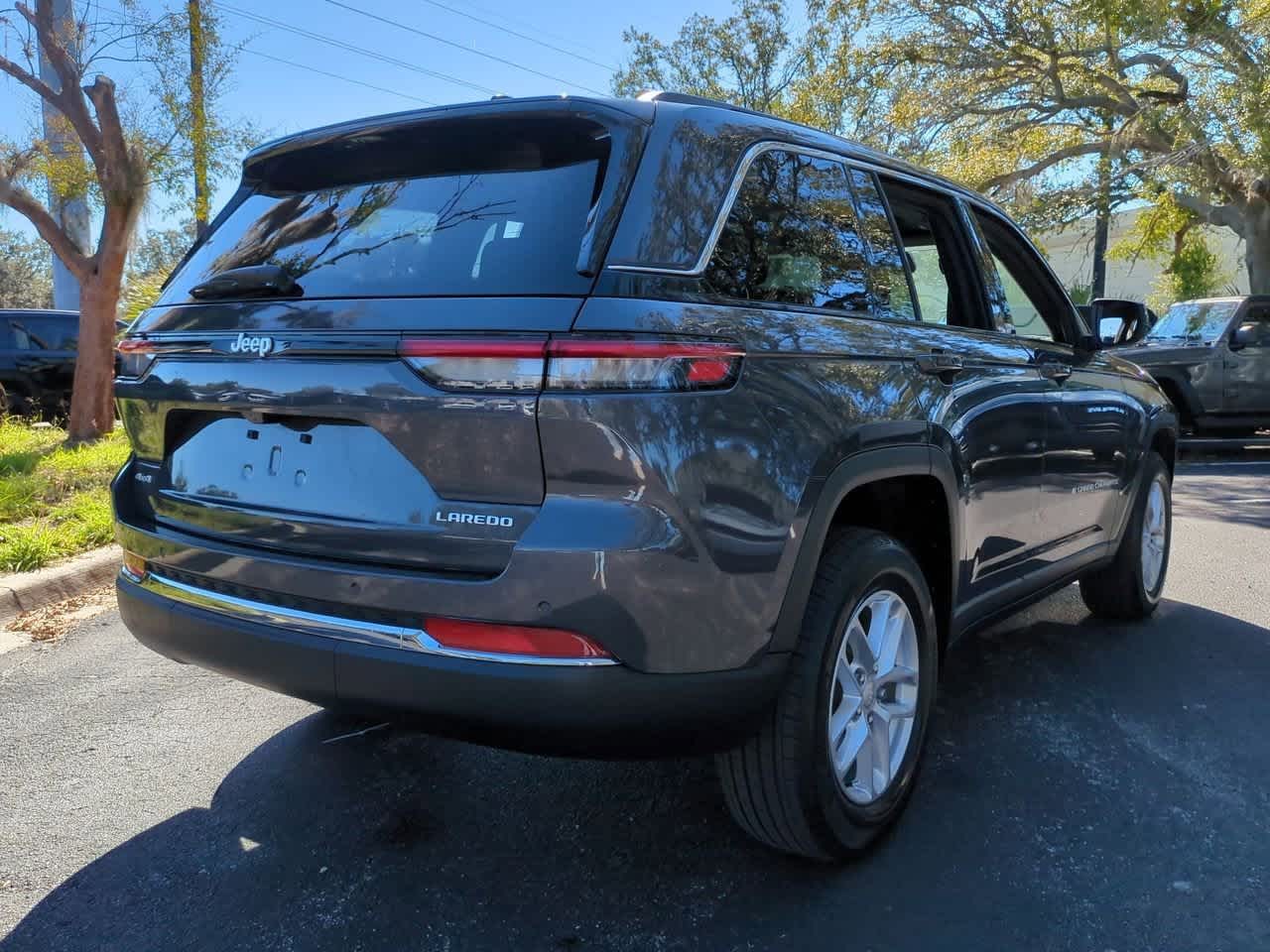 Thumbnail: 2024 Jeep Grand Cherokee - 8