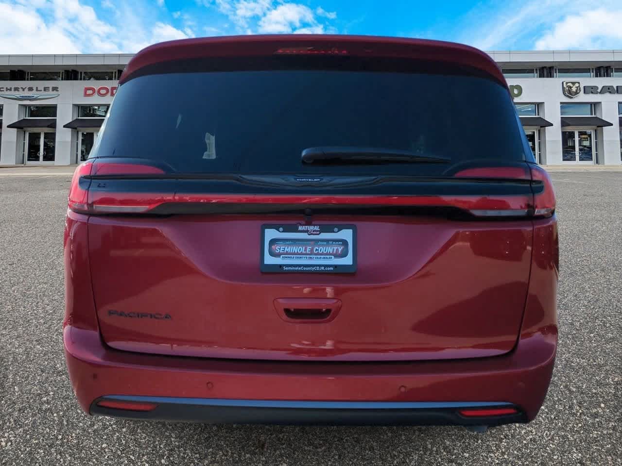 Thumbnail: 2026 Chrysler Pacifica - 7