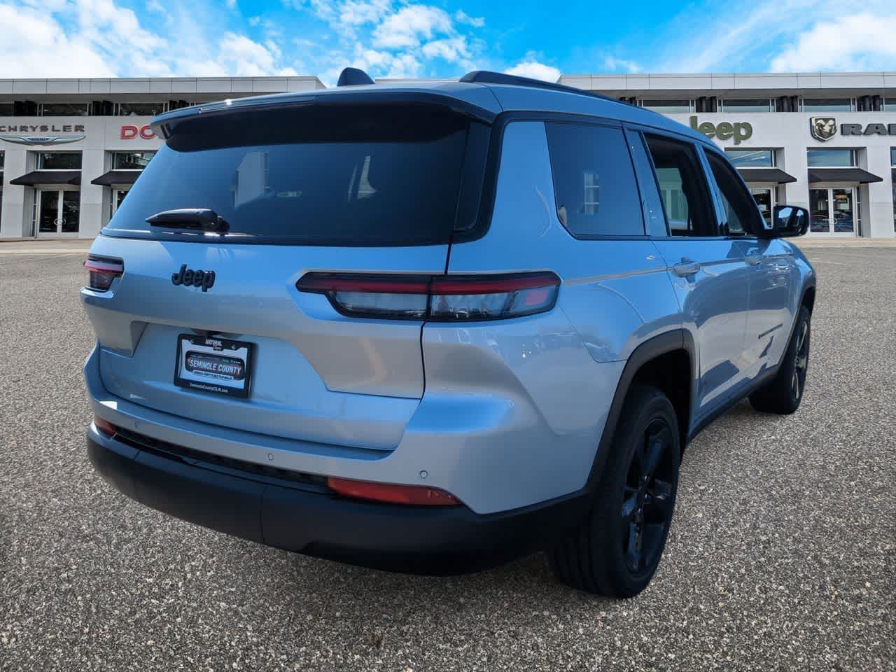 Thumbnail: 2025 Jeep Grand Cherokee L - 8