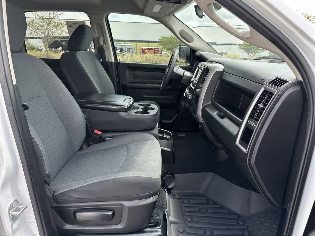 Thumbnail: 2022 RAM 1500 Classic - 22