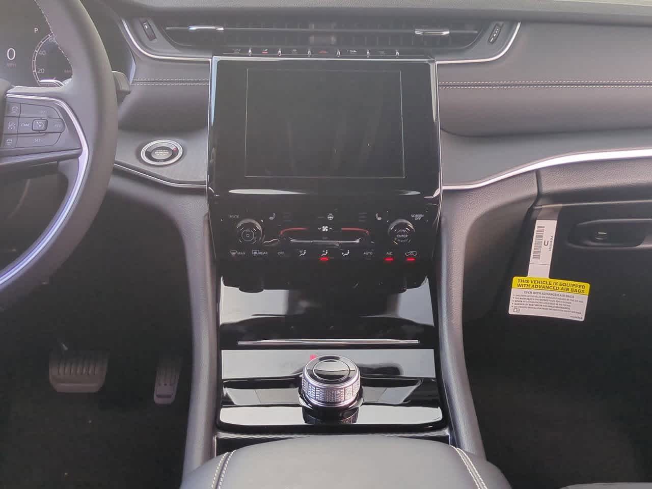 Thumbnail: 2025 Jeep Grand Cherokee - 28