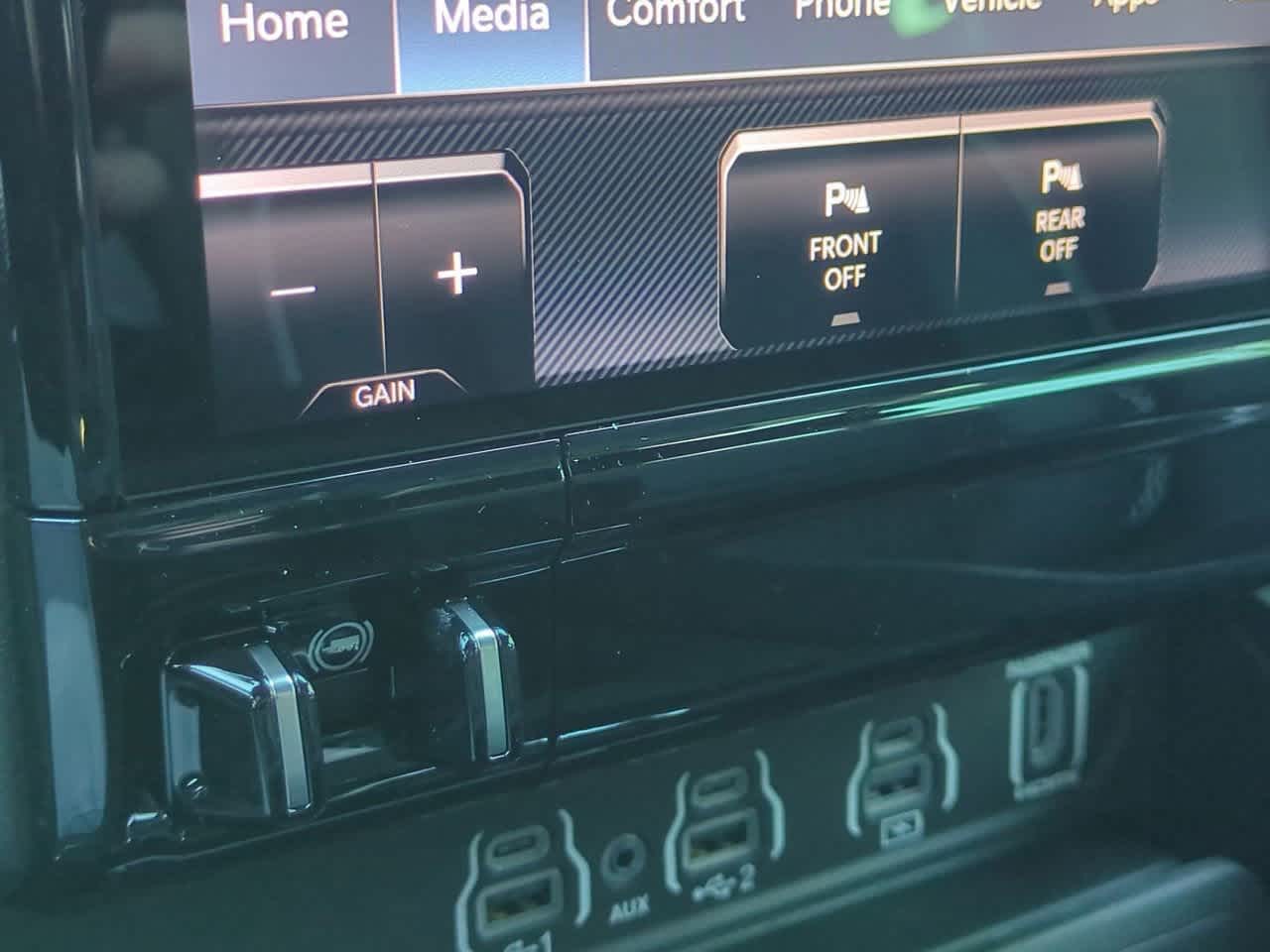 Thumbnail: 2026 RAM 1500 - 17