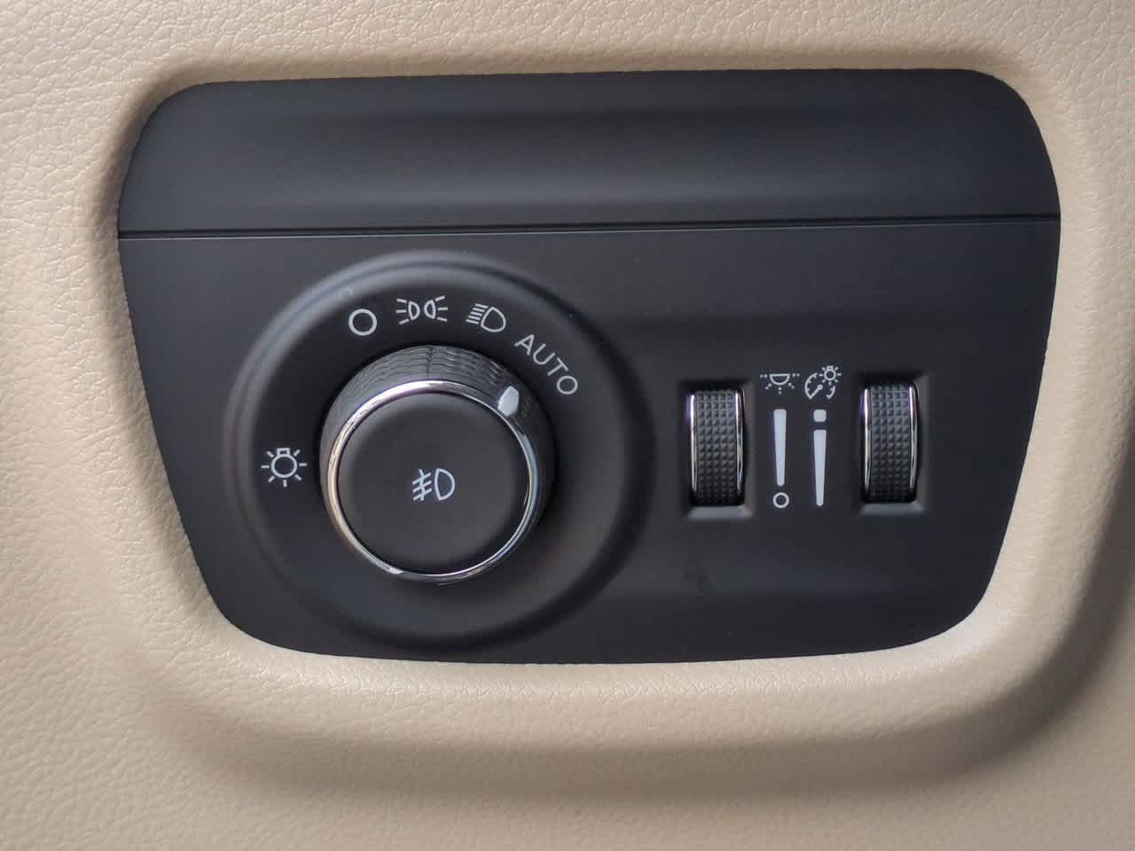 Thumbnail: 2023 Jeep Grand Cherokee L - 18