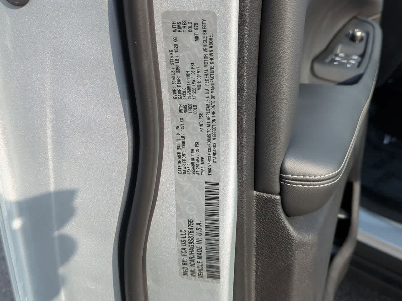 Thumbnail: 2025 Jeep Grand Cherokee - 37