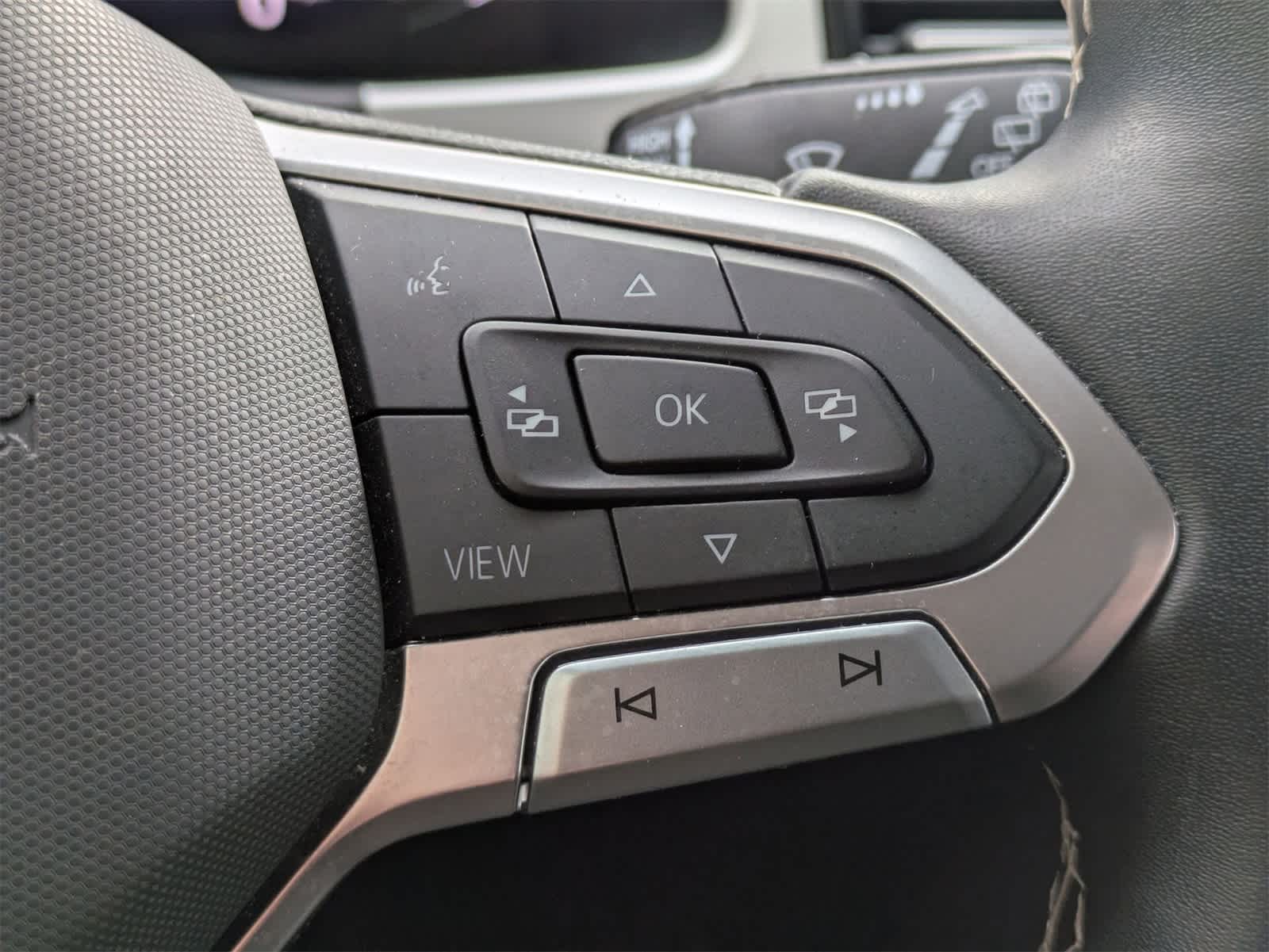 Thumbnail: 2023 Volkswagen Atlas - 9