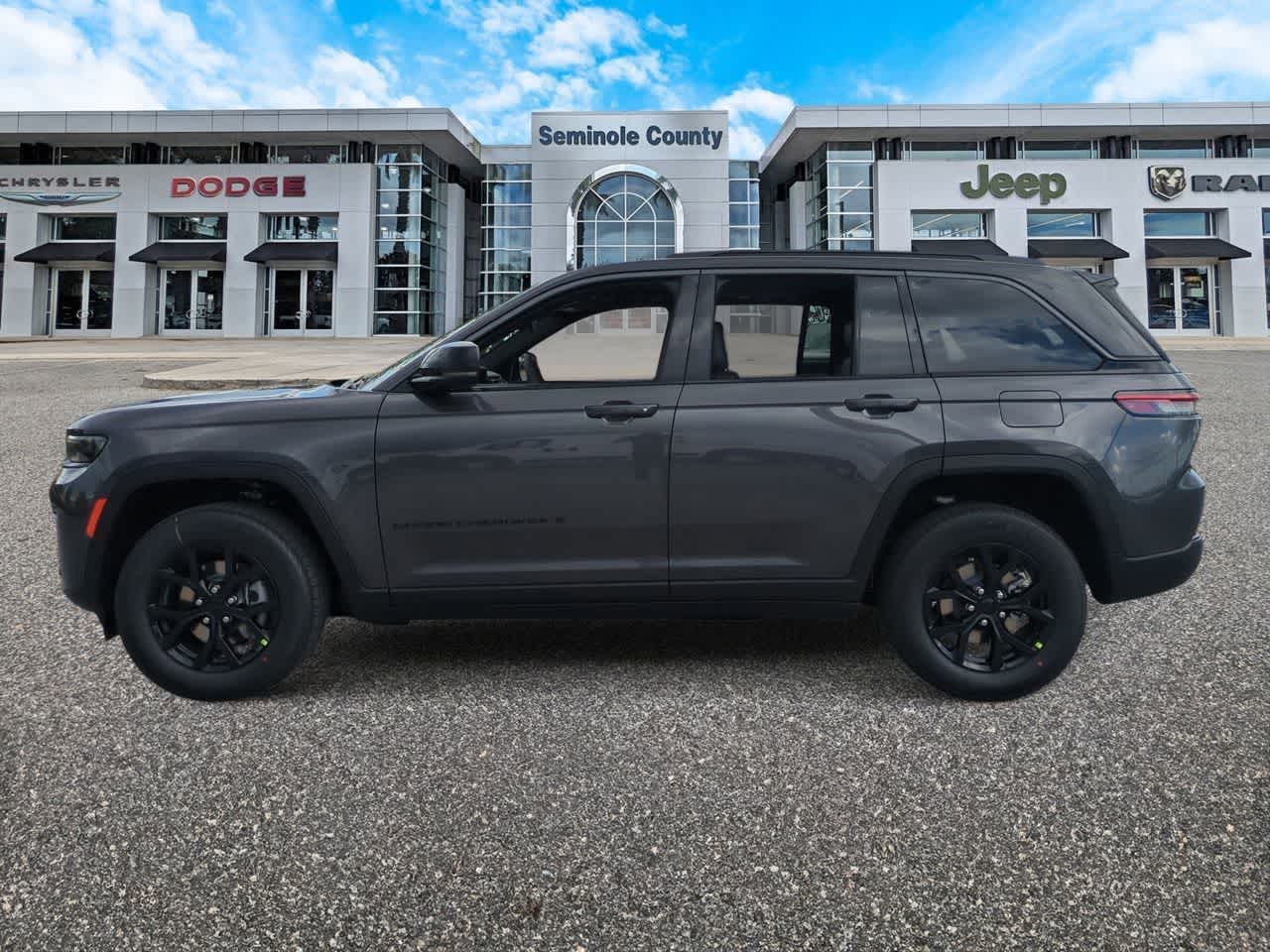 Thumbnail: 2026 Jeep Grand Cherokee - 5