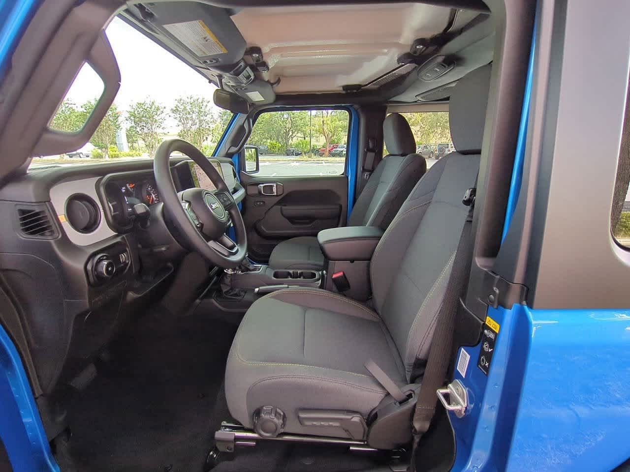 Thumbnail: 2025 Jeep Wrangler - 17