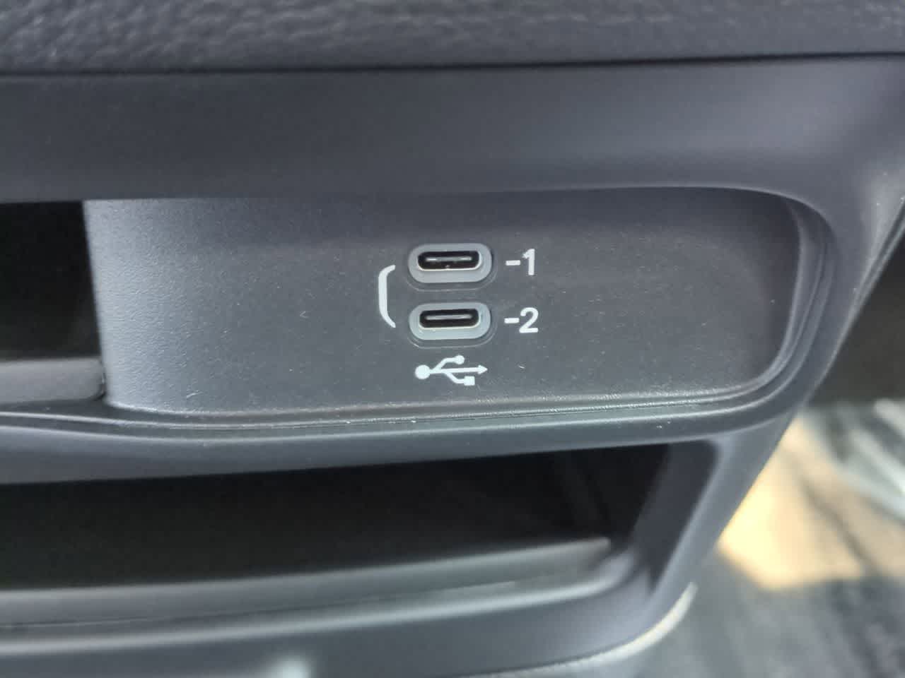 Thumbnail: 2026 Chrysler Pacifica - 32