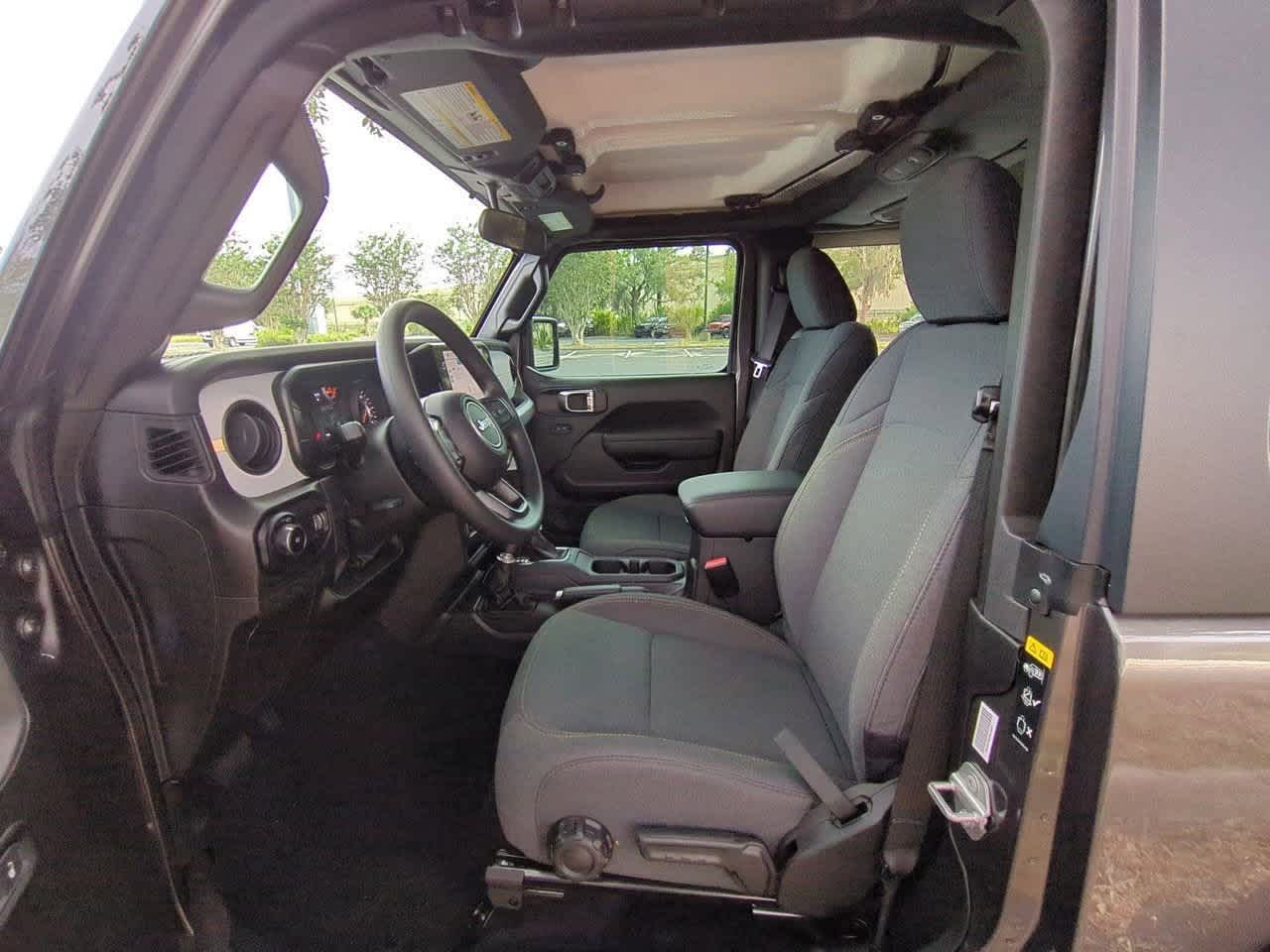 Thumbnail: 2025 Jeep Wrangler - 17