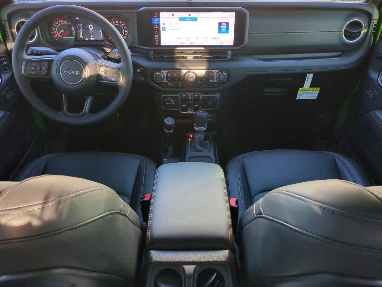 Thumbnail: 2025 Jeep Gladiator - 16