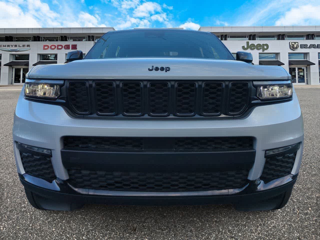 Thumbnail: 2025 Jeep Grand Cherokee L - 3