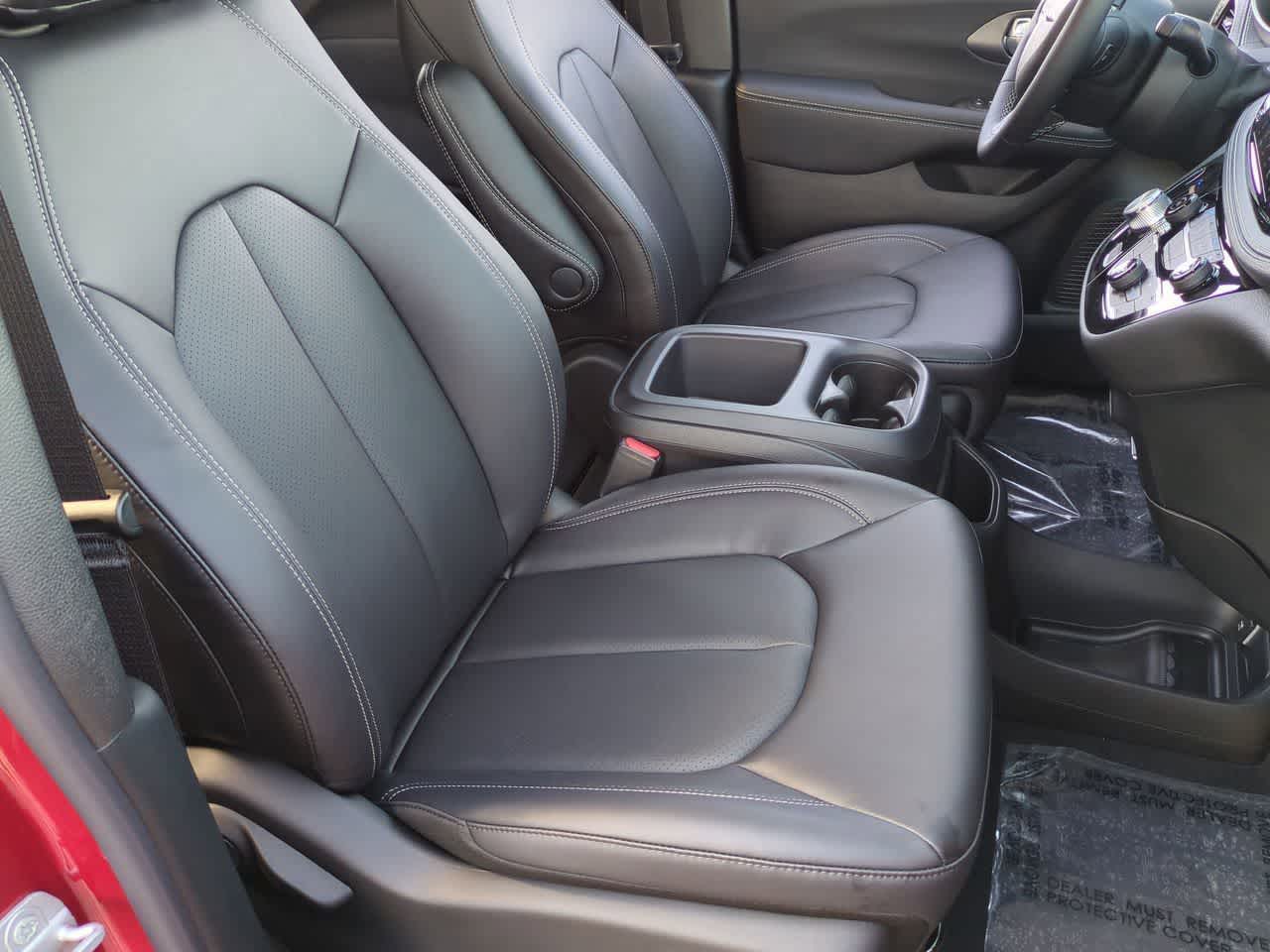 Thumbnail: 2026 Chrysler Pacifica - 23