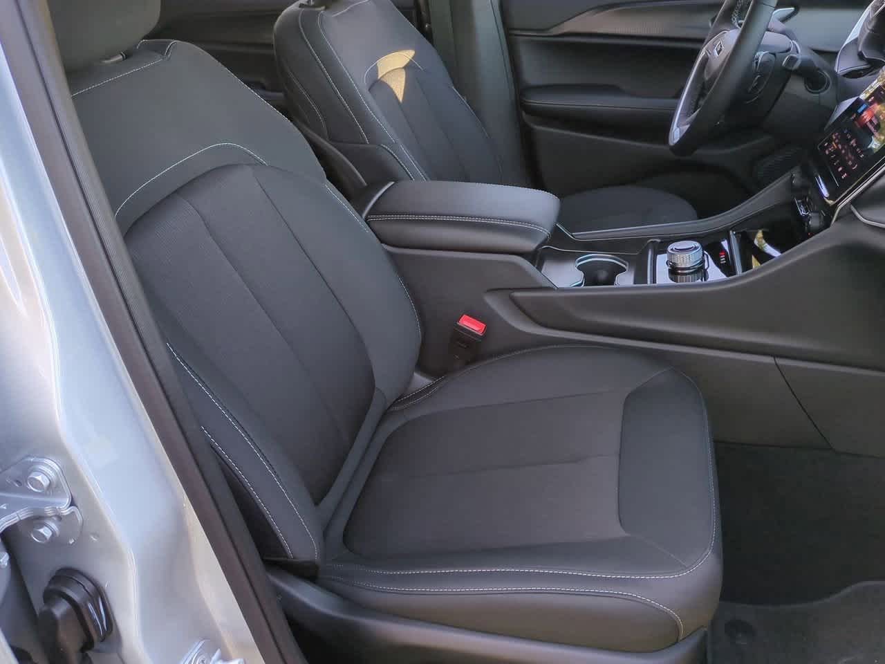 Thumbnail: 2025 Jeep Grand Cherokee L - 23