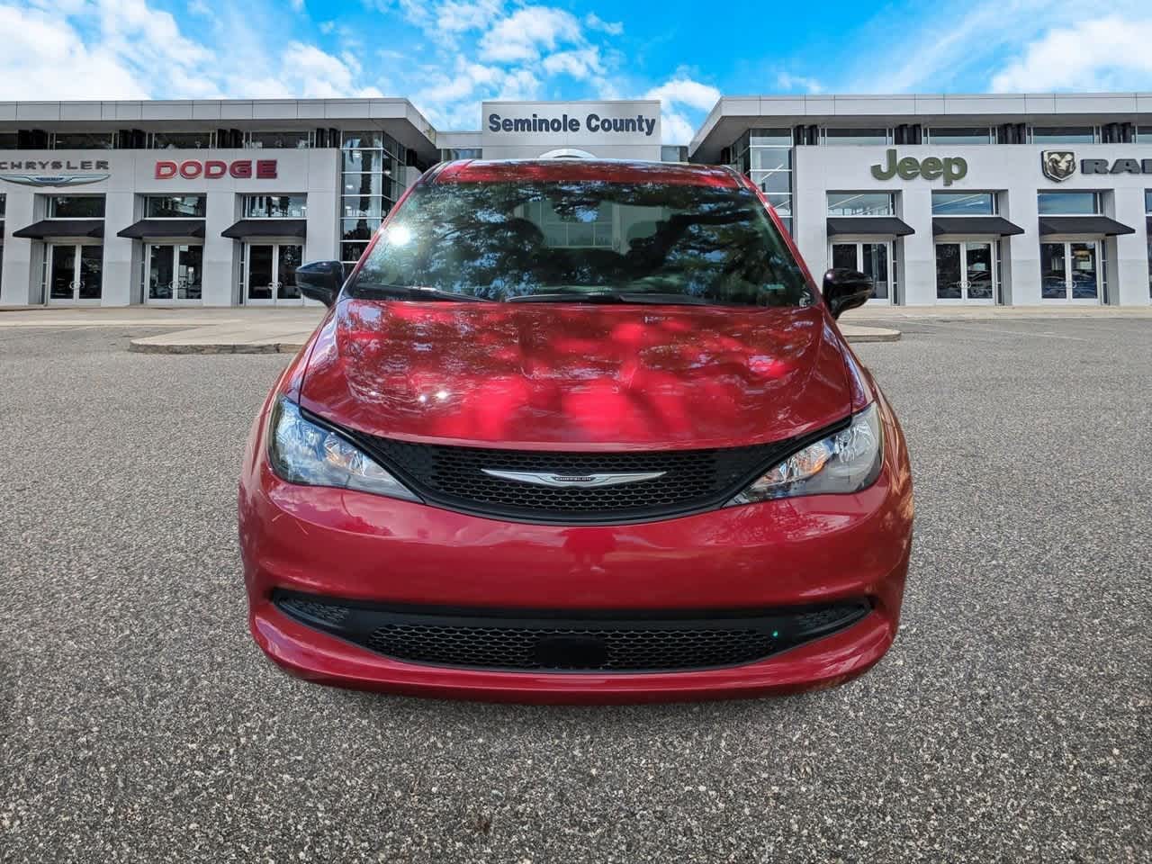 Thumbnail: 2026 Chrysler Voyager - 3