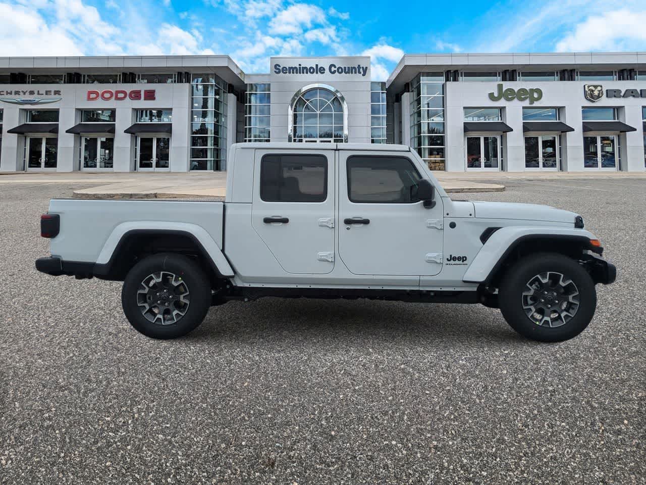 Thumbnail: 2026 Jeep Gladiator - 9