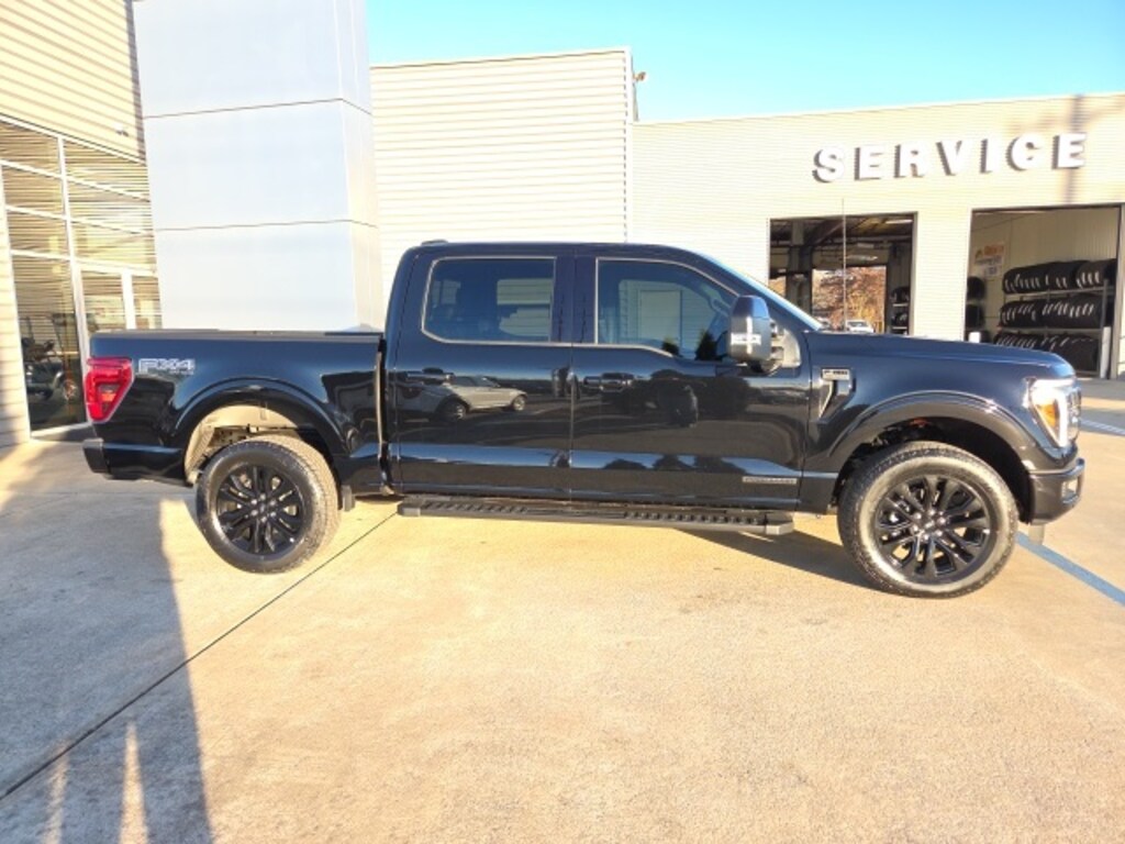 New 2025 Ford F-150 Lariat TRUCK