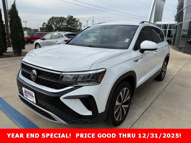 2024 Volkswagen Taos SE's photo