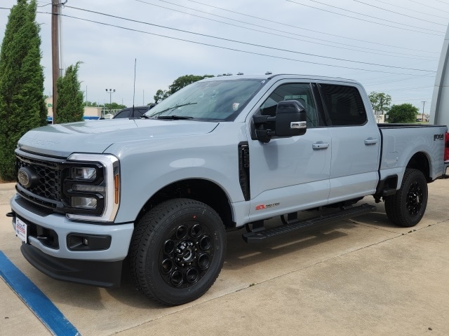 2025 Ford F-250 Super Duty Lariat's photo