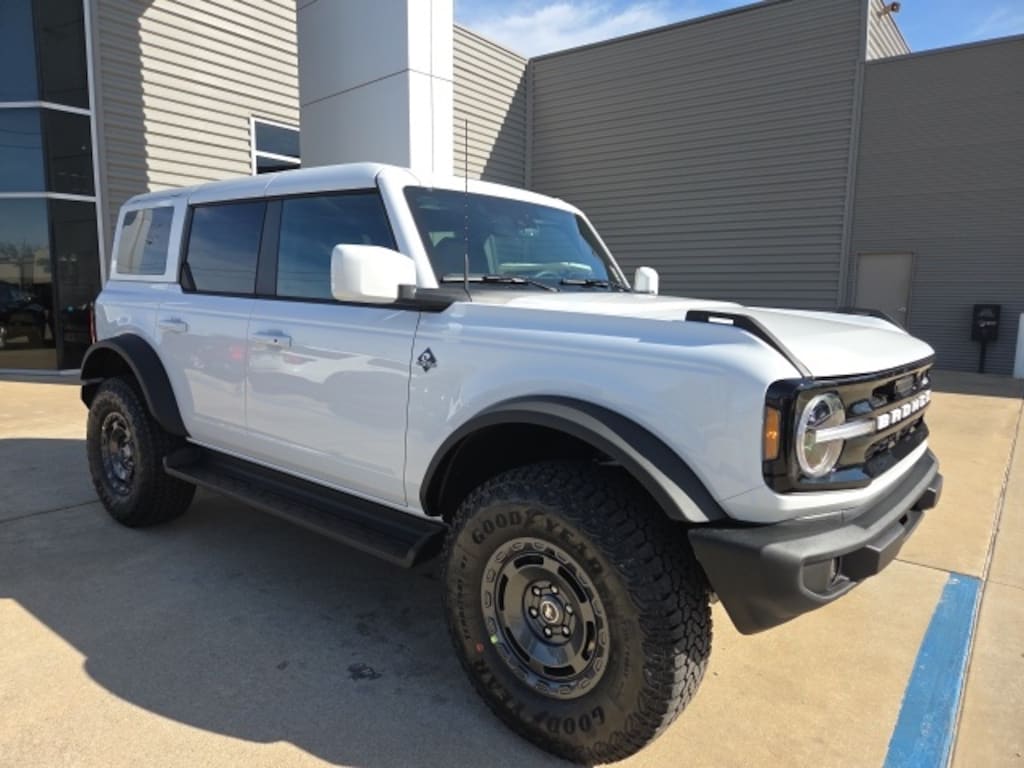 New 2025 Ford Bronco Outer Banks SUV