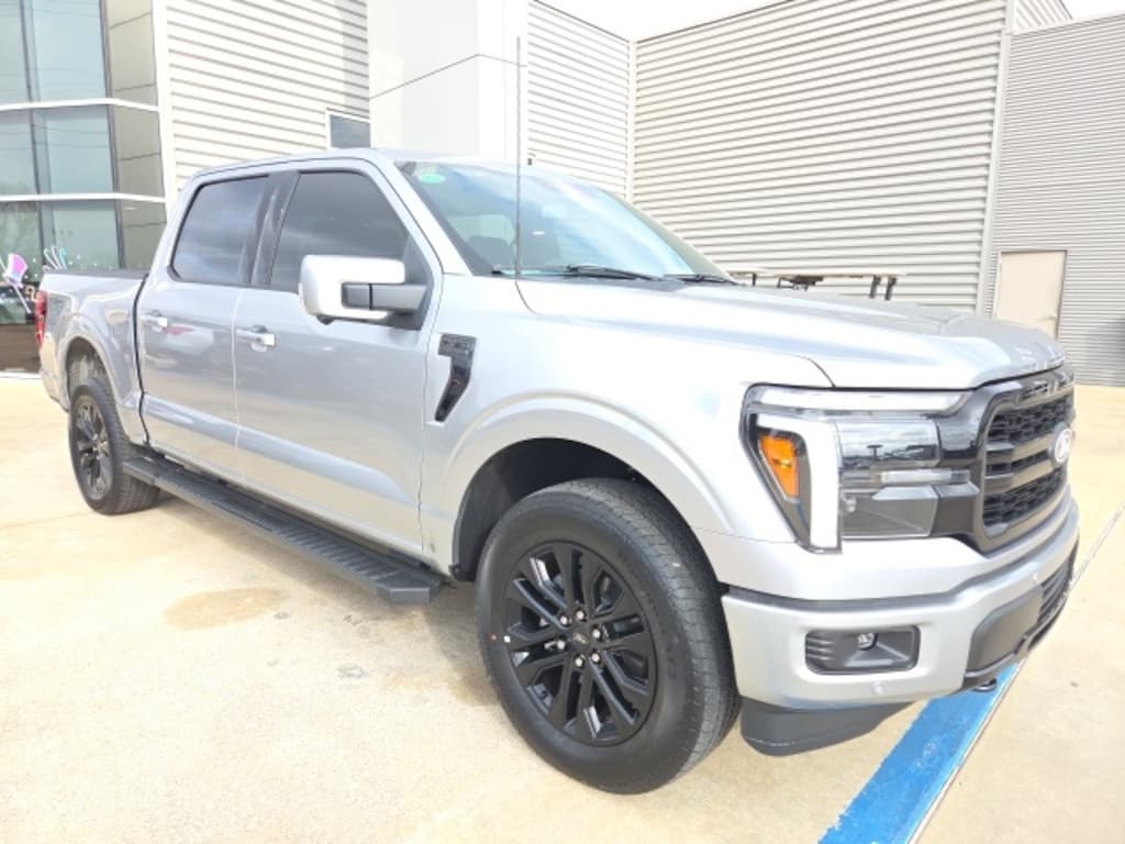 New 2025 Ford F-150 Lariat TRUCK