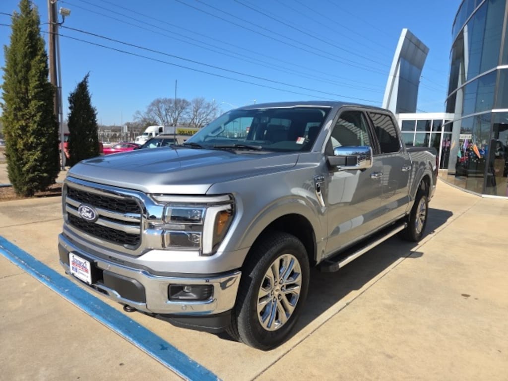 New 2025 Ford F-150 Lariat TRUCK