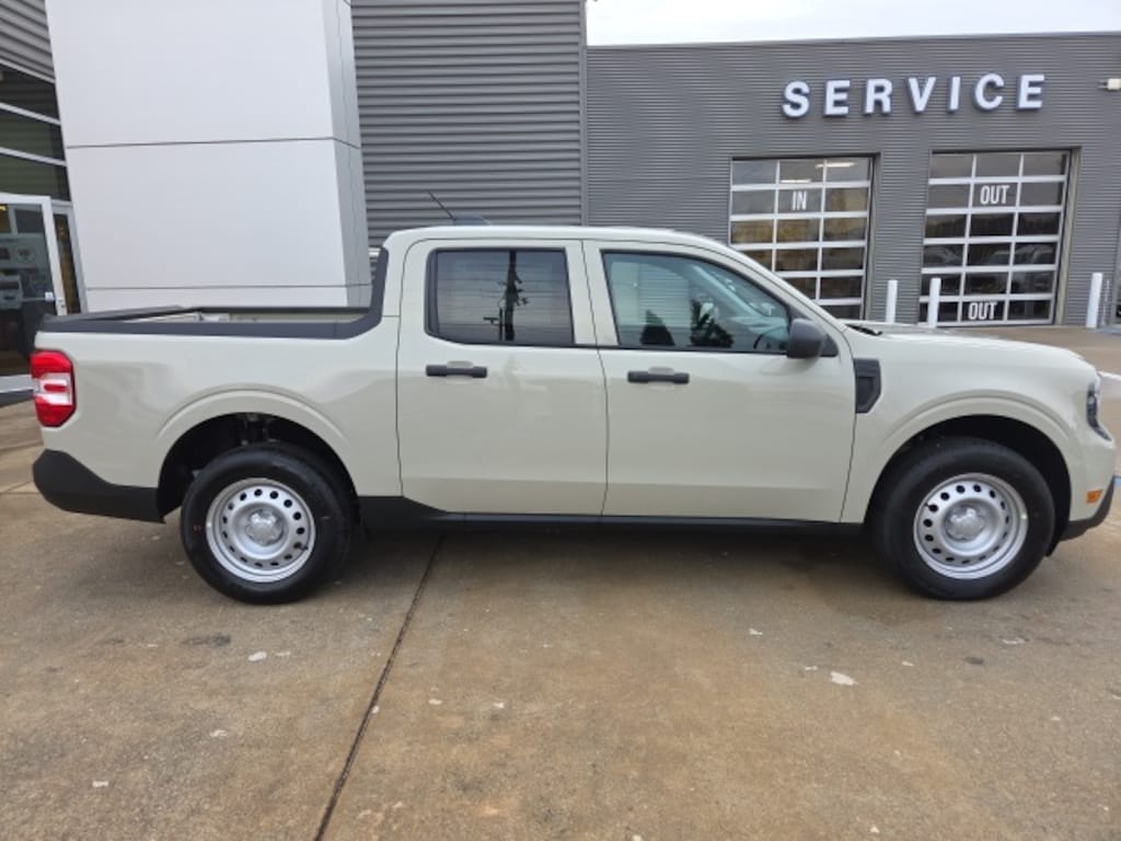 New 2025 Ford Maverick XL TRUCK
