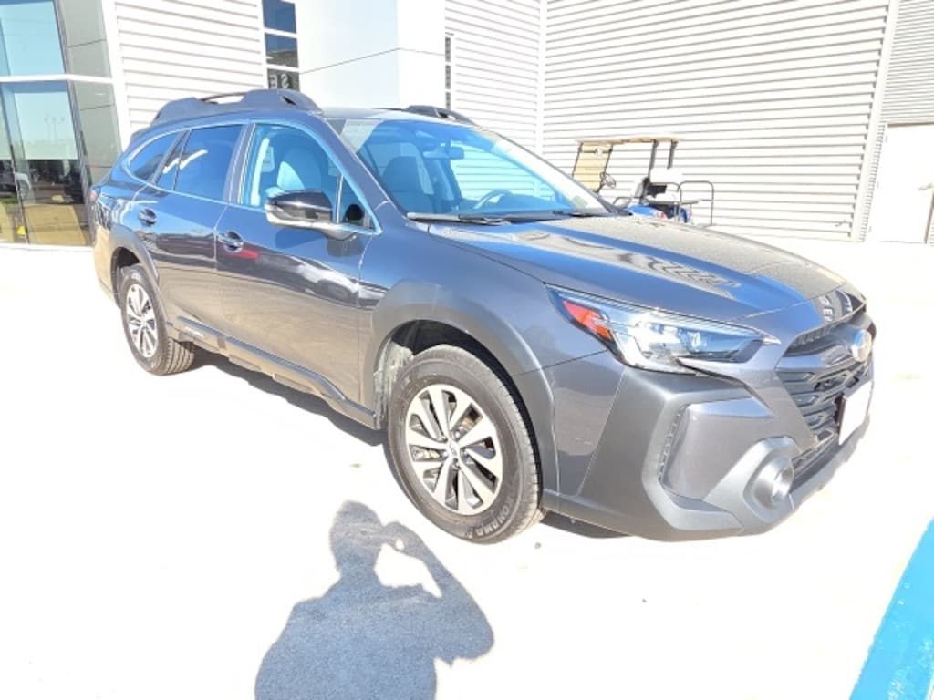 Used 2024 Subaru Outback Premium SUV