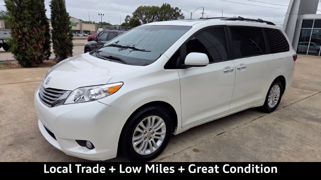 2017 Toyota Sienna XLE