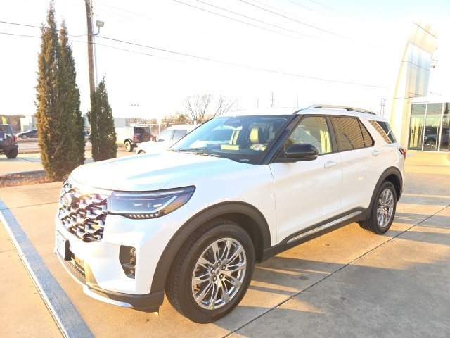 2026 Ford Explorer Platinum's photo