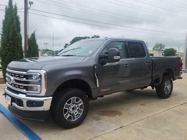 2025 Ford F-250 Super Duty Lariat's photo