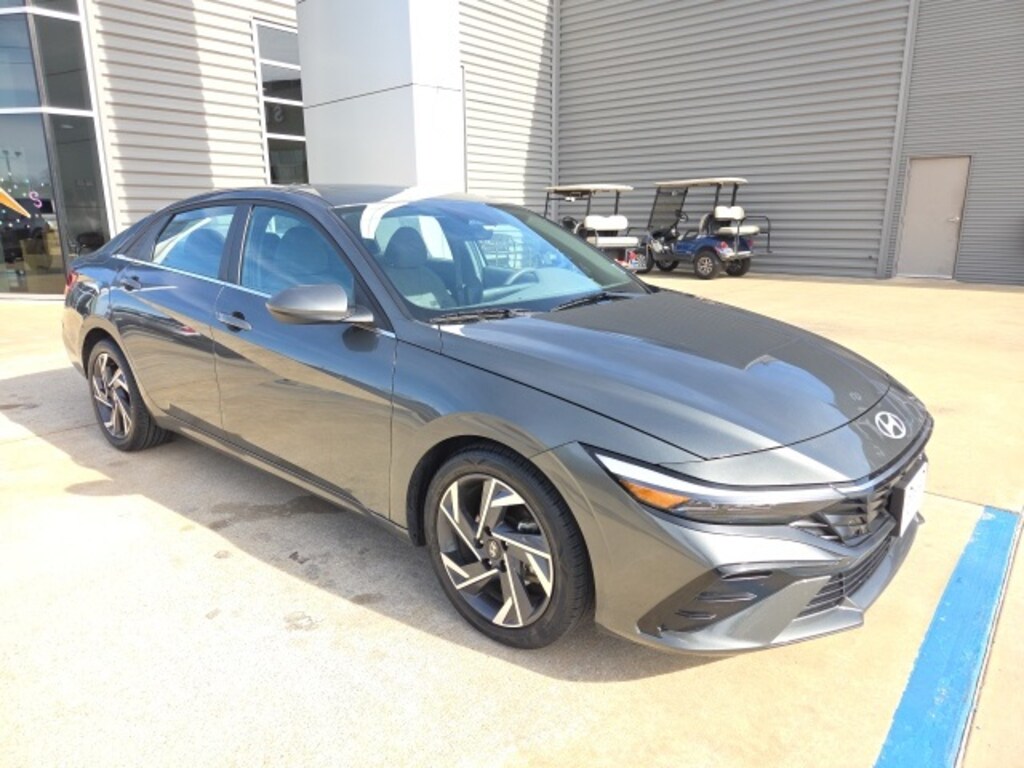 Used 2025 Hyundai Elantra SEL Convenience Sedan
